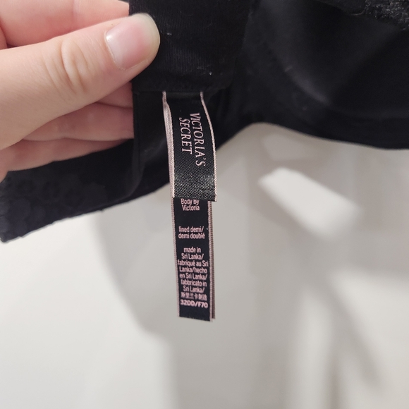 Victoria's Secret Black Lace Lined Demi Bra Size 32DD - Picture 4 of 4